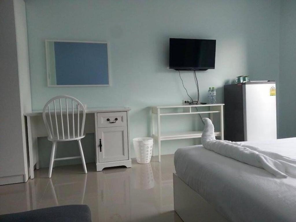 Kim Lung Airport Hotel Patong Exterior photo